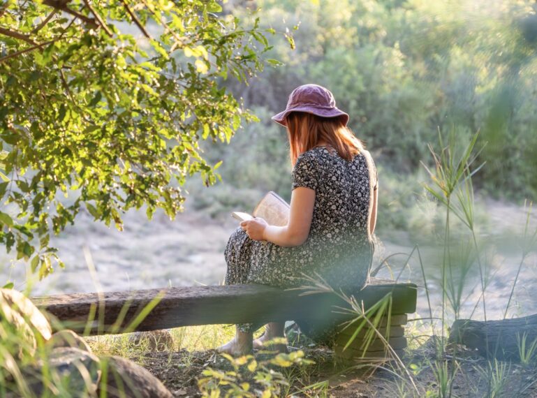 10 Best Books to Read on Safari