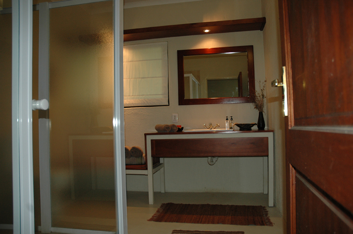 Luxury bathroom at nDzuti Safari Camp